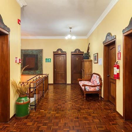 Hotel La Cartuja Quito Esterno foto