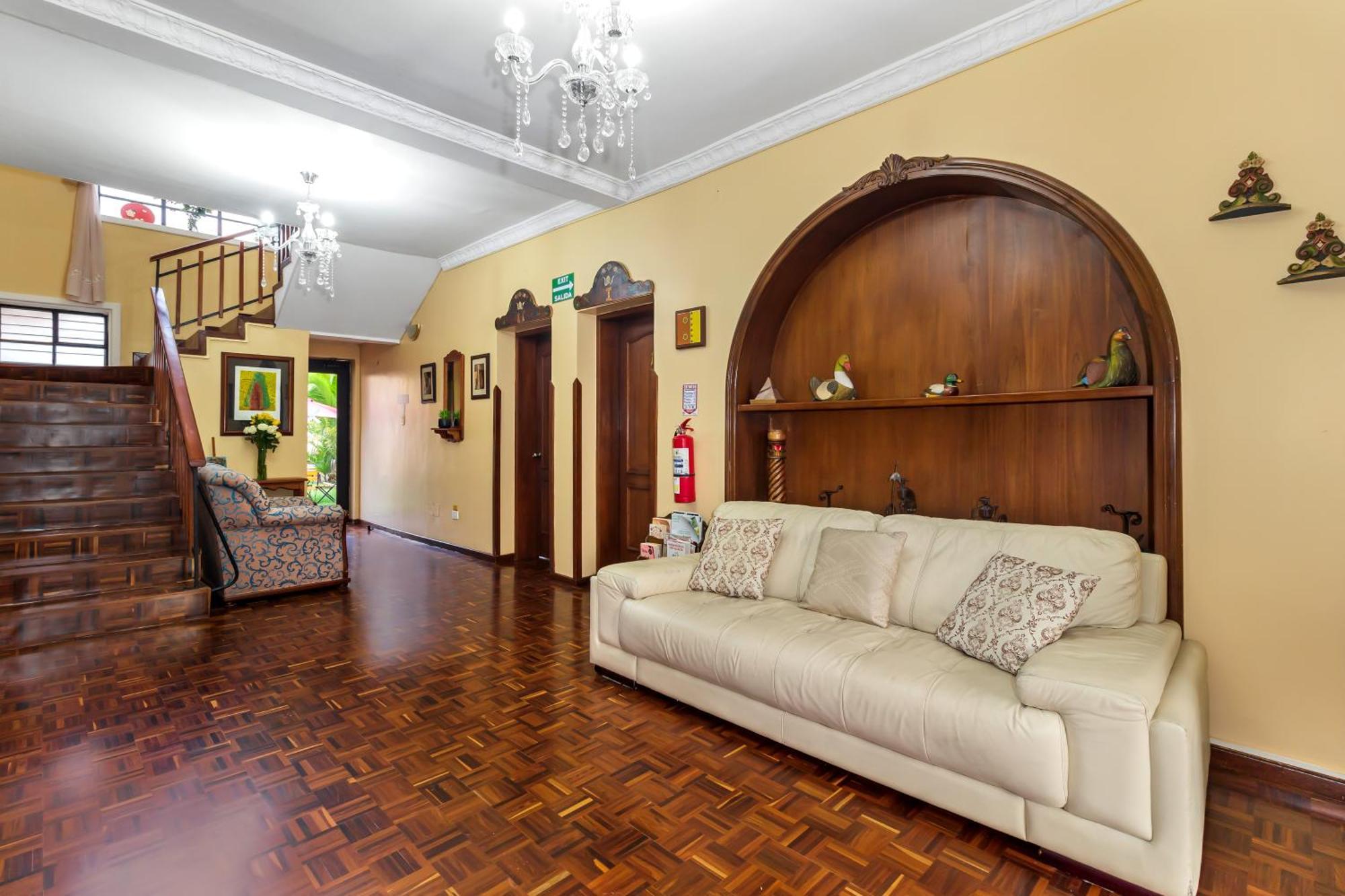 Hotel La Cartuja Quito Esterno foto