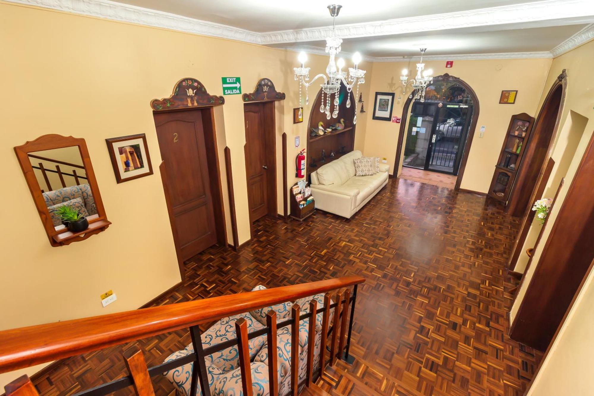 Hotel La Cartuja Quito Esterno foto