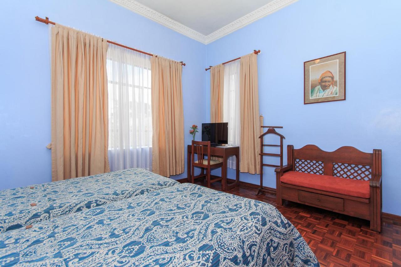 Hotel La Cartuja Quito Esterno foto